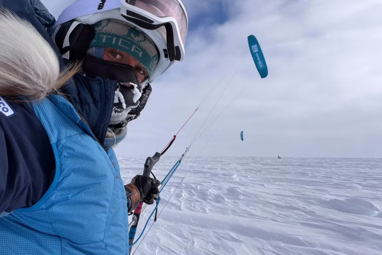 Exploration des pôles et abysses : les nouveaux scientifiques suscitent débats dans la recherche