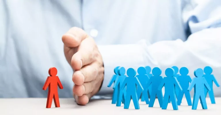 6 CONSTATS INDISPENSABLES SUR L'ÂGISME EN ENTREPRISE - J'ai piscine avec Simone