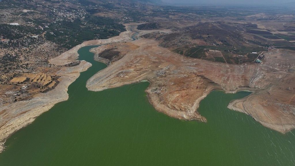Frappes sur des usines de dessalement : l'eau, essentielle pour les pays du Golfe