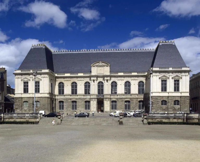 Le tilde sur le n : le joli coup du ministre de la Justice, Gérald Darmanin. Mais… - Le blog "langue-bretonne.org"