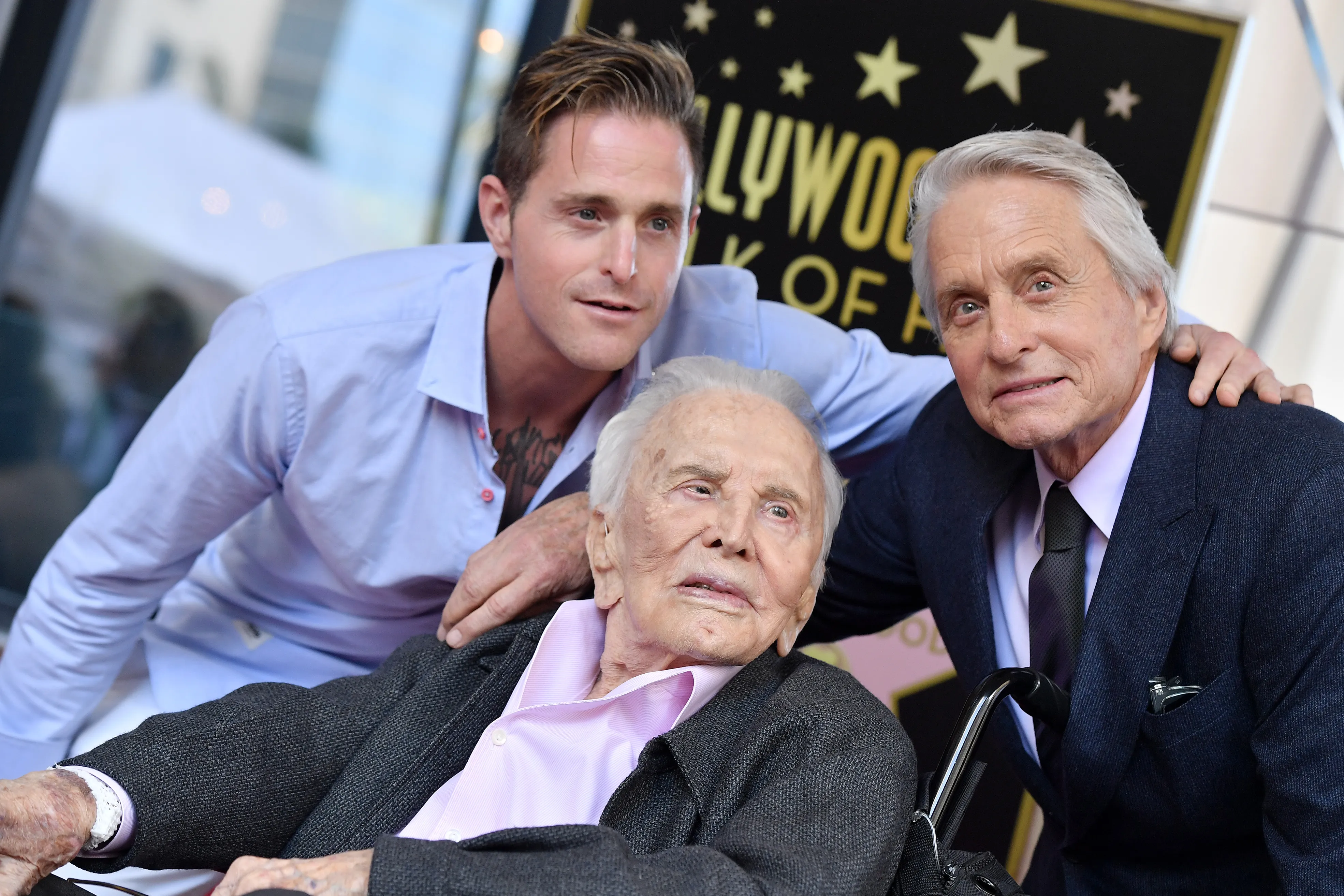 Michael Douglas reçoit son étoile sur le Walk of Fame