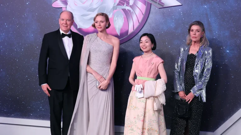Caroline et Charlène de Monaco au Bal de la Rose 2026 avec une princesse japonaise et la nièce de Diana