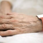 Tour du monde des correspondants : le débat sur l'aide à mourir en pleine expansion