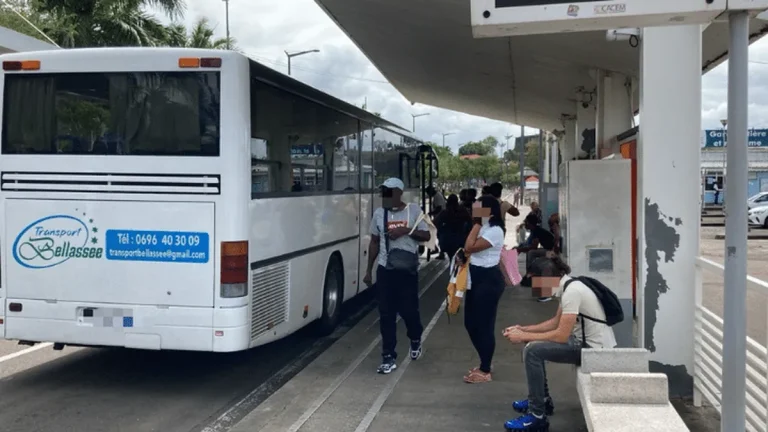 Grève à Transaglo : marche, débrouille ou auto-stop, les usagers du réseau de transport du centre sont livrés à eux-mêmes