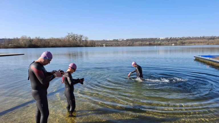 « Ces derniers temps, l’eau était à 7°C » : dans cette île de loisirs, ils se baignent toute l’année