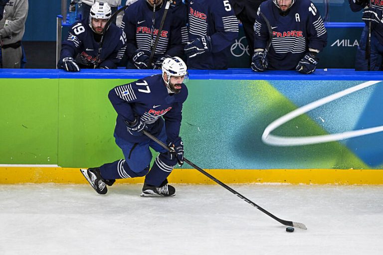 Hockey sur glace : les Bleu(e)s débutent leur quête pour le titre mondial