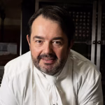 Jean-François Piège partage sa recette rapide de sauté d’agneau à réaliser chez soi.