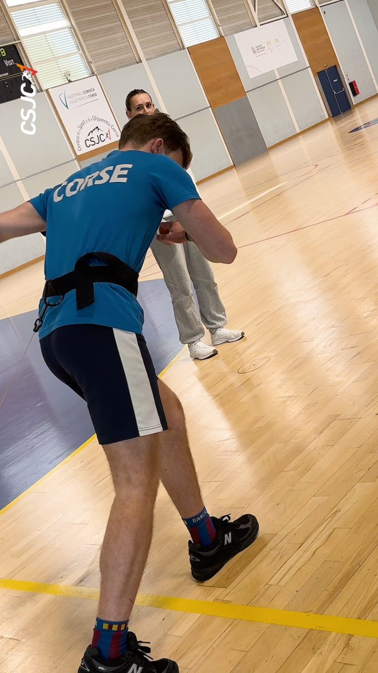 Journée test pour deux athlètes lanceurs de la Ligue Corse d’Athlétisme : évaluation et ajustements