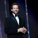 Benjamin Lavernhe confirme l'absence de faux Jim Carrey aux César après avoir pincé le front