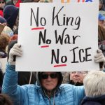 « No Kings, No ICE, No War » : des milliers de manifestations aux États-Unis contre Trump, millions de participants