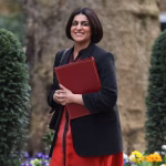 Le Royaume-Uni suspend les visas étudiants pour quatre nationalités et les visas de travail afghans