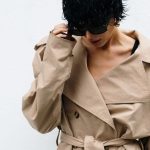 Le trench court : un classique incontournable pour des silhouettes élégantes
