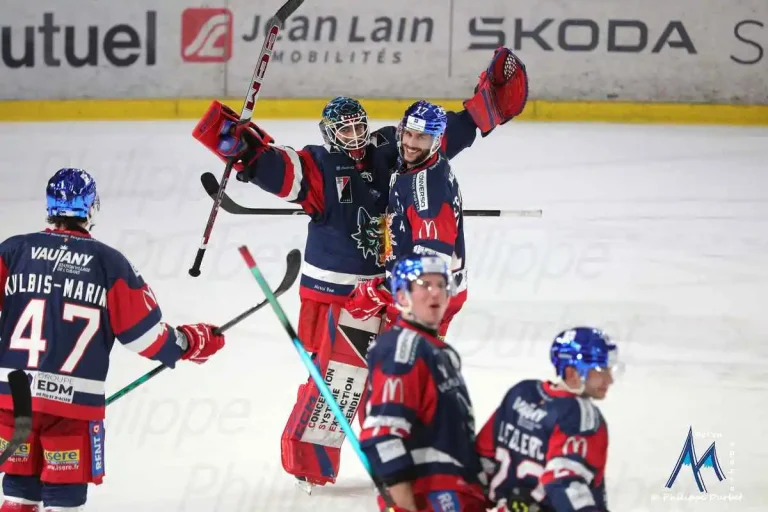 Les Brûleurs de Loups dominent Briançon et se rapprochent de la demi-finale