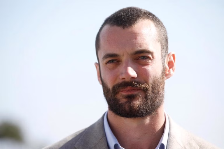 Louis Sarkozy s'installe à Menton et répond à ses détracteurs après son parachutage