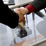 Municipales 2026 : tensions électorales lors d'une soirée dans sept communes