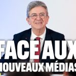 Jean-Luc Mélenchon s'exprime lors d'une conférence de presse sur les nouveaux médias