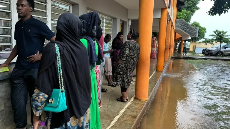 Municipales 2026 à Mayotte : des pluies torrentielles perturbent le second tour