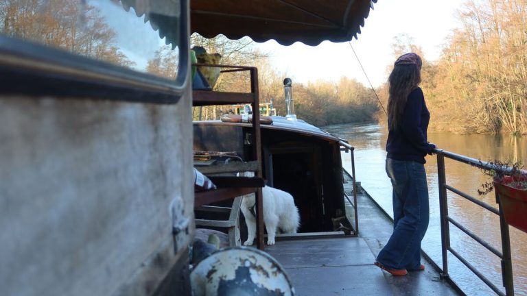 « C’est bientôt fini… » : à Longueil-Annel, trois péniches poussées à partir par le canal Seine-Nord Europe