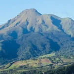 Outre-mer : intempéries, trafics, traditions et éruption volcanique en cours