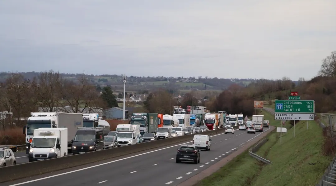 Circulation perturbée sur l’A84 : travaux sur la RN175 prévus pour plusieurs mois.