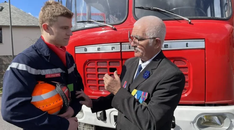 « Pompier, on ne sait jamais ce qui nous attend ! » Quand les anciens croisent la relève en
