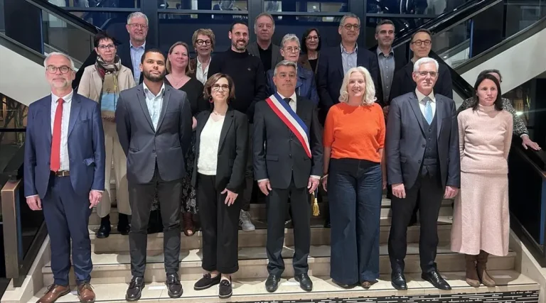 Le maire de Saint-Nazaire nomme 9 femmes et 9 hommes comme adjoints