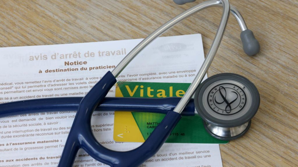 Arrêt maladie : la Cour de cassation sanctionne un salarié pour travail illégal