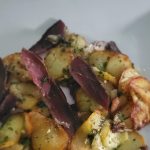 Pommes de terre sarladaises accompagnées de magret de canard séché