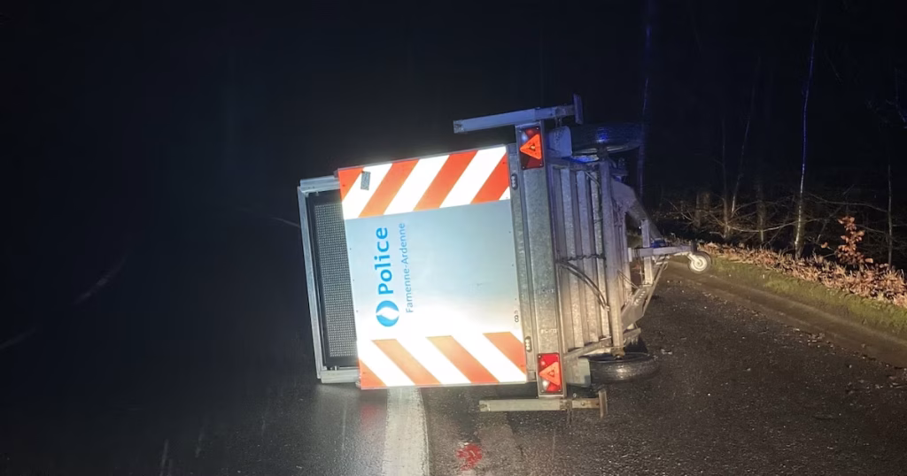 La Roche-en-Ardenne : vandalisme sur une remorque de balisage de la police Famenne-Ardenne