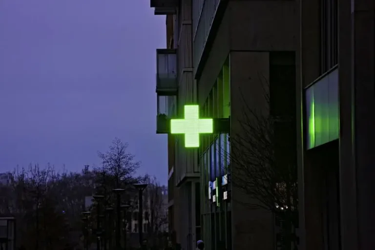 VIH : la France devient le premier pays de l'UE à financer intégralement le nouveau traitement préventif