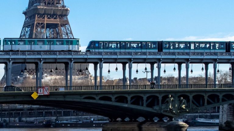« Nouveaux trains : le métro et le RER seront-ils à l’heure cette fois-ci ? »