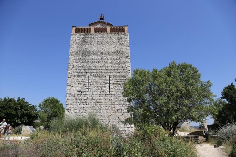 Raffales de mistral record sur l'aire toulonnaise au Revest