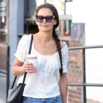 Cette blouse rétro séduit et s'associe parfaitement avec un jean - Elle