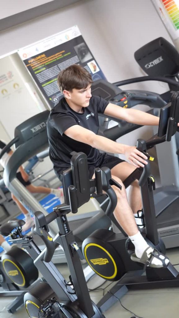 Séance de préparation physique pour le CRE volleyball avec @flo_pietri au CSJC.