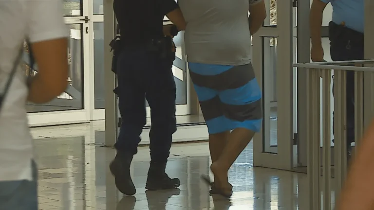 Trafic d'ice à Raiatea: comparution immédiate reportée pour les 10 prévenus, la population révoltée