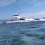 Un voilier s'échoué sur le récif de Tiaia à Moorea, les riverains craignent un risque de pollution