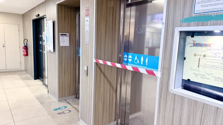 Une personne coincée près d'une heure dans un ascenseur du CHU Guyane à Saint-Laurent-du-Maroni