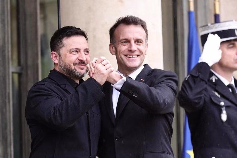 Volodymyr Zelensky et Emmanuel Macron à Paris pour discuter de l'Ukraine et de l'Iran