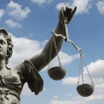 La justice examine 'La Propagandiste' de Cécile Desprairies face aux accusations de collaboration