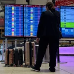 Grève à l'aéroport de Berlin : les employés protestent contre les politiques sociales de Merz.