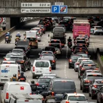 Opération escargot des camions et autocars sur le périphérique parisien face à la hausse du carburant