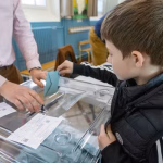 Partager son vote avec ses enfants : une question de transparence et d'éducation civique
