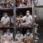 Au Salvador, une mère lutte pour libérer son fils de la mégaprison de Bukele