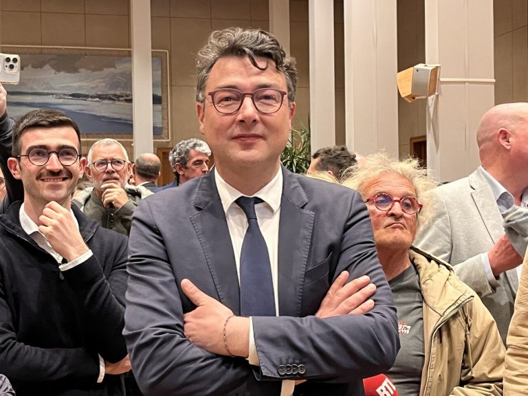 Vidéo. Municipales 2026 à Brest : Stéphane Roudaut élu maire, découvrez les coulisses de la soirée
