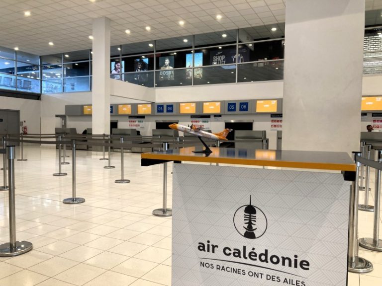 Pas de vols entre la Grande Terre et les Îles : les aérodromes bloqués "jusqu’à nouvel ordre"