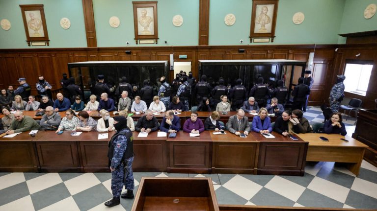 Attentat du Crocus City Hall à Moscou : quatre tireurs condamnés à perpétuité par la justice russe