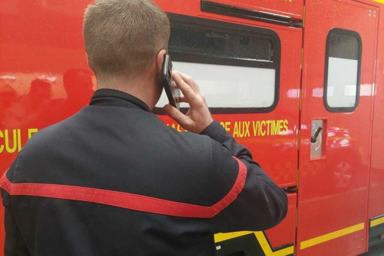 Val-d'Oise : une voiture traverse une clôture et menace un collège, le conducteur s'enfuit.