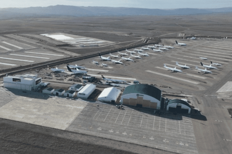 Conflit au Moyen-Orient : Qatar Airways sécurise ses Airbus en Espagne, des dizaines stockés en Aragon