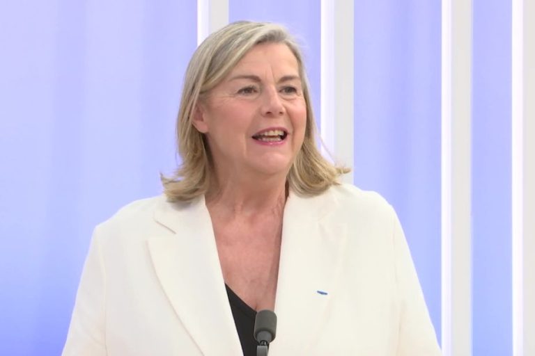 Anne Sattonnet devient maire de Vence avec Nouvelle Énergie, rejoignant 250 maires en France