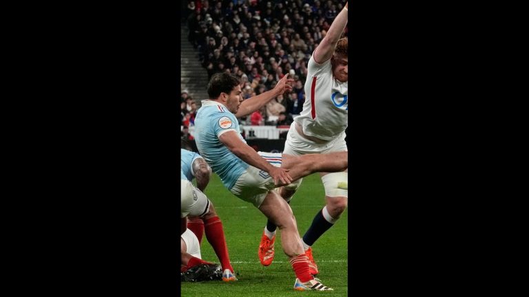 Antoine Dupont : 'C'était difficile physiquement et mentalement, j'ai beaucoup enchaîné'